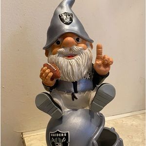 Las Vegas Raiders Gnome Statue 10”